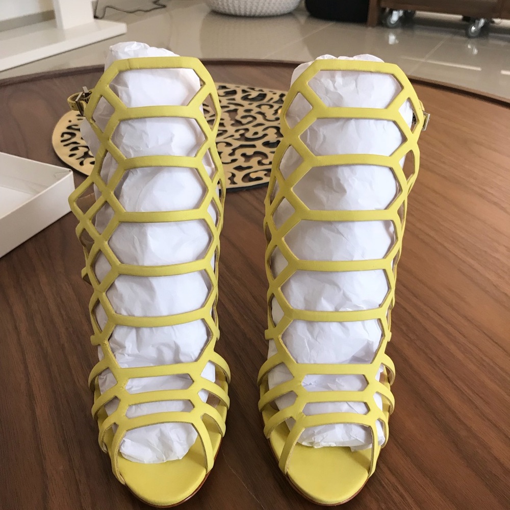 Schutz yellow heels EU41 fit US9/9.5